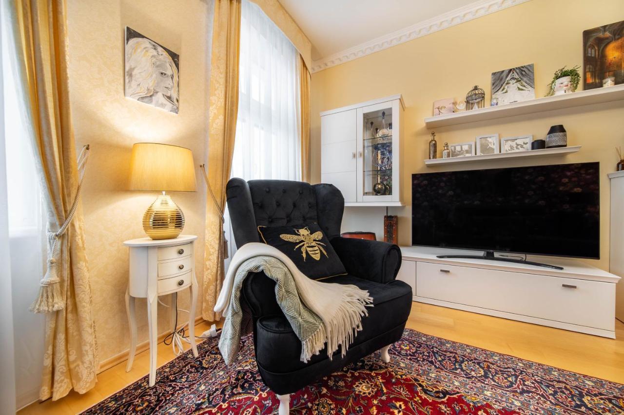 La Fleur Apartment