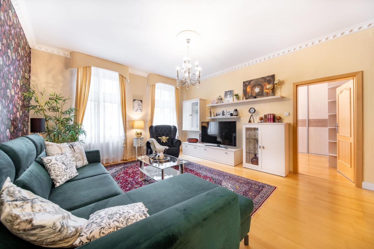 La Fleur Apartment