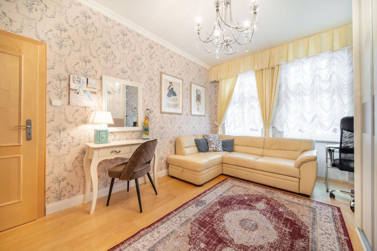 La Fleur Apartment
